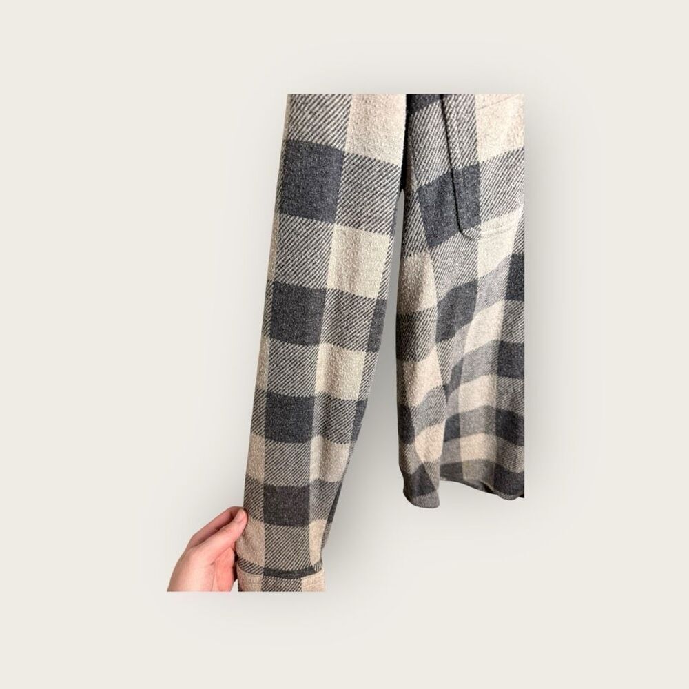 Faherty Women’s Tan Charcoal Buffalo Check Legend Sweater Shirt Size Medium - Picture 7 of 9
